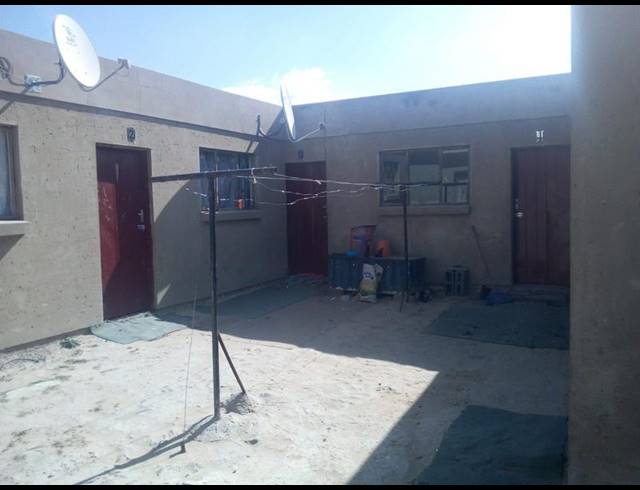 2 BEDROOM HOUSE FOR SALE IN OLIEVENHOUTBOSCH